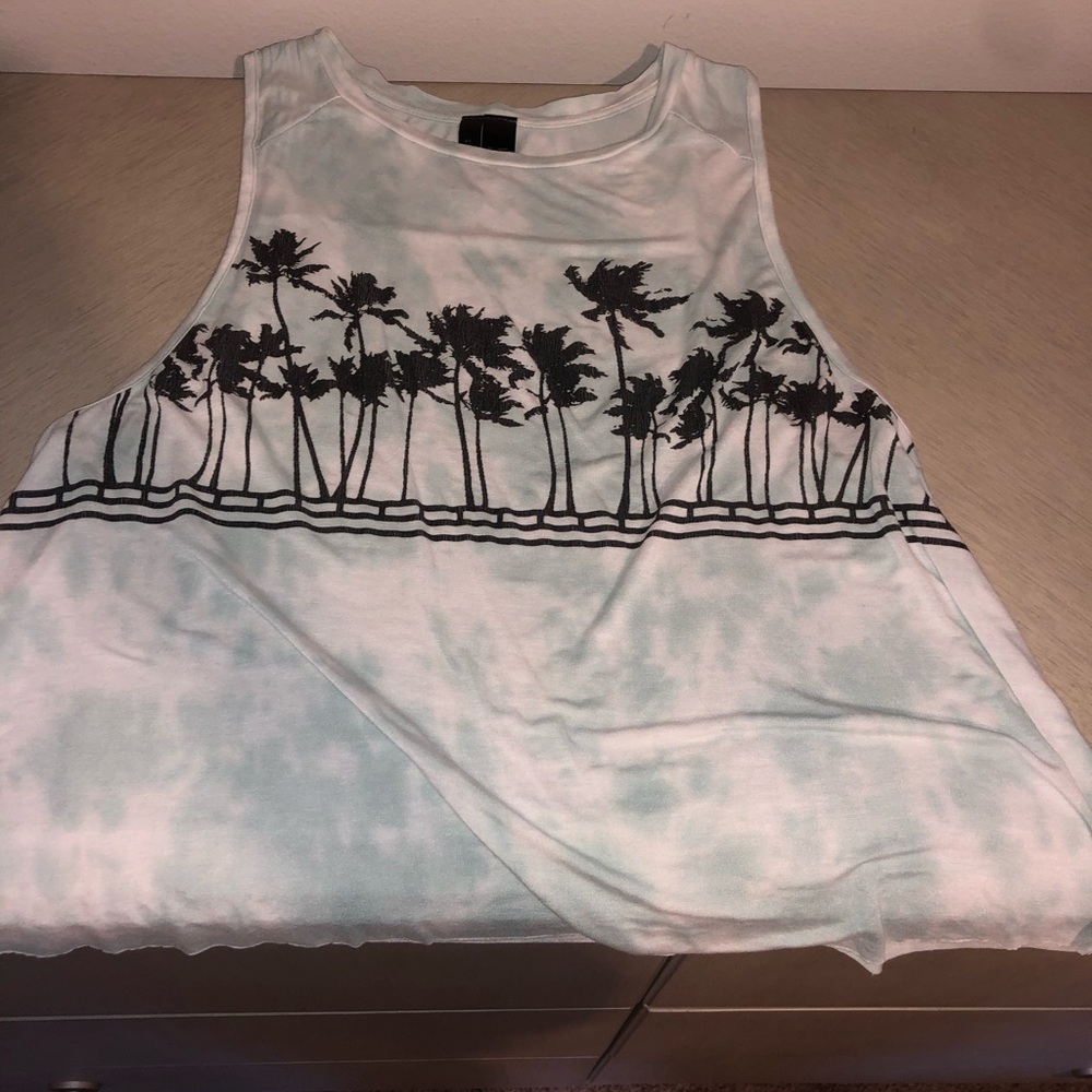 Tilly’s Graphic Tank Top